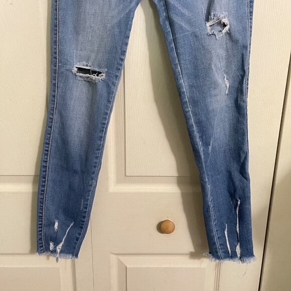 Aeropostale Women's Distressed Raw Hem High Waisted Ankle Jegging Jeans Size 4 - Picture 4 of 8